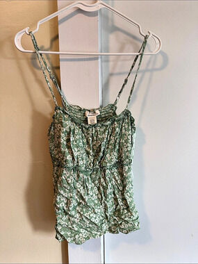 Romantic cami Floral in Green & White Like New